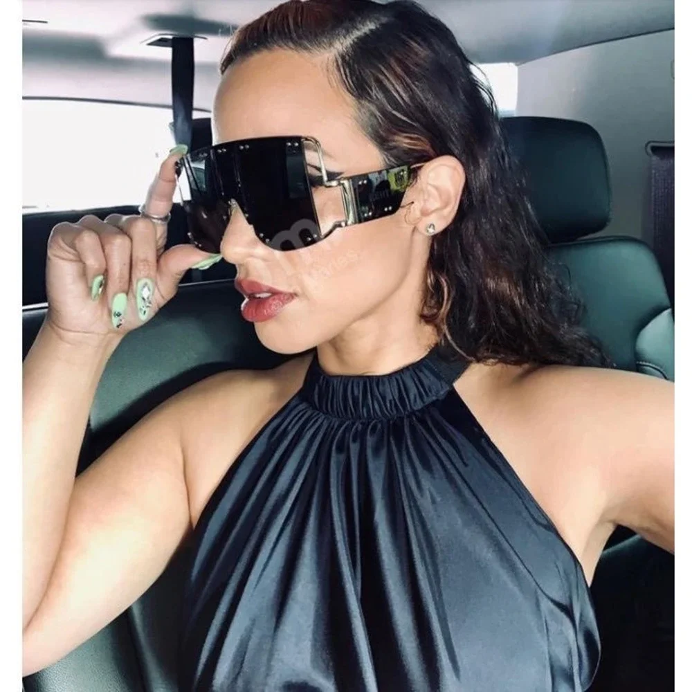 Oversized Shield Sunglasses Gold Studded Accents Fashion Statement Shades Lentes